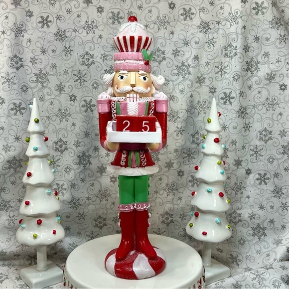 Sweet Treat Bakery Cupcake Soldier Nutcracker Countdown To Christmas Calendar - Picture 1 of 12
